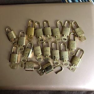 Louis Vuitton Lock Key #322